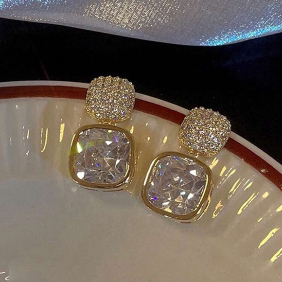 Rhinestone Decor Drop Earrings - Picture 3 of 5